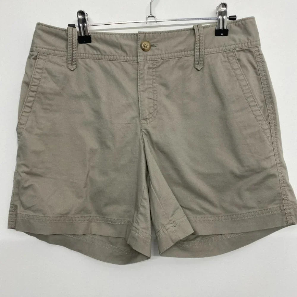 Eddie Bauer Cotton Spandex Classic Tan Shorts Flap‎